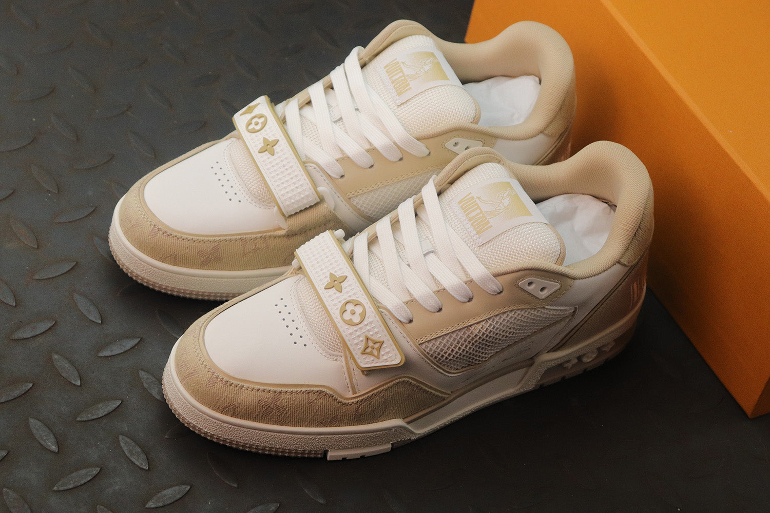 Louis Vuitton Trainer 'cream'