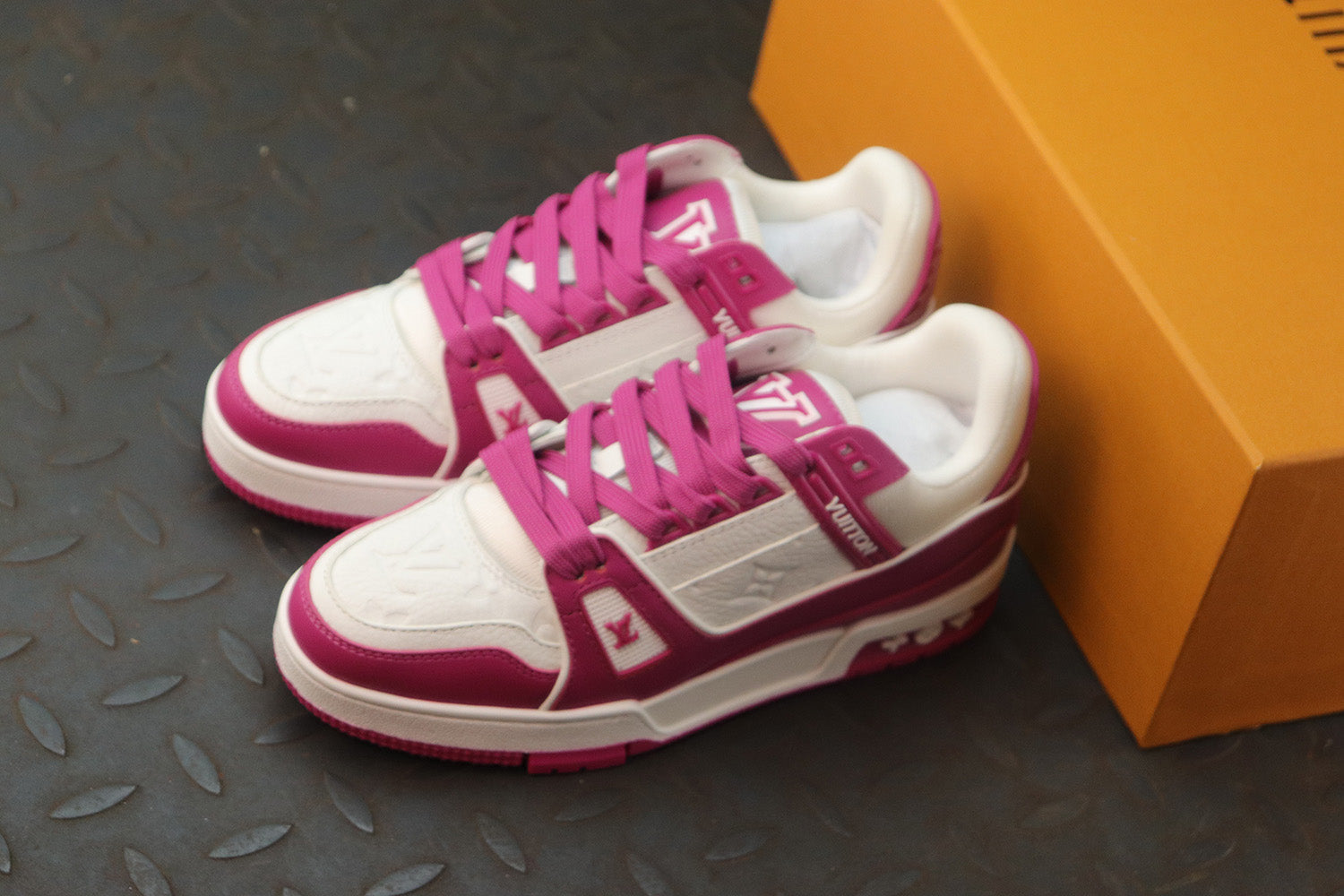 Louis Vuitton Trainer 'pink'